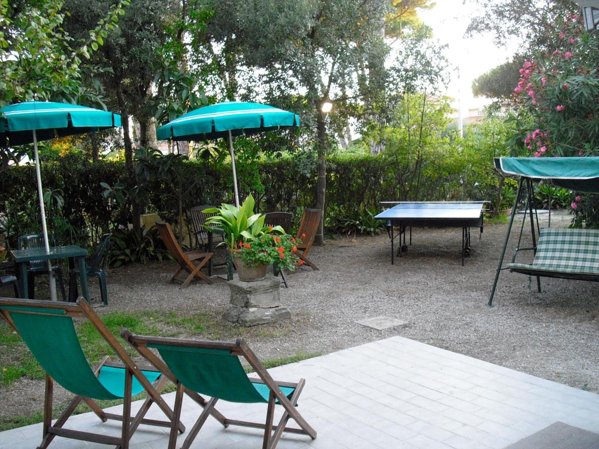 Hotel Garden Tirrenia Buitenkant foto